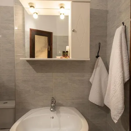 Georgia Apartment *
